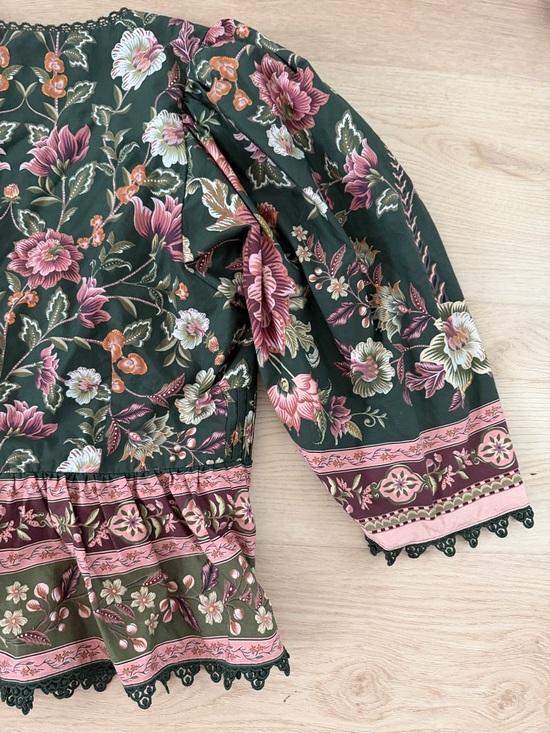 Farm Rio V-Neck Peasant Top in Olive and Dusty Rose - Picture 10 of 11